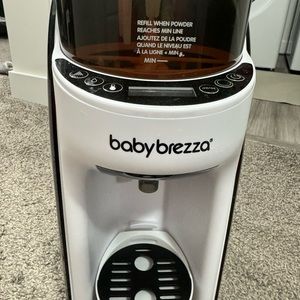 Baby Breeza Formula Dispenser